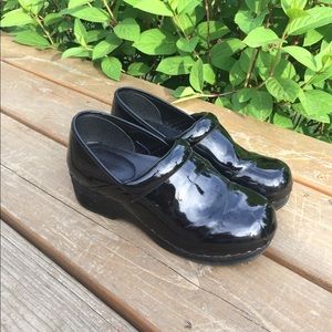 Black Nursing clogs